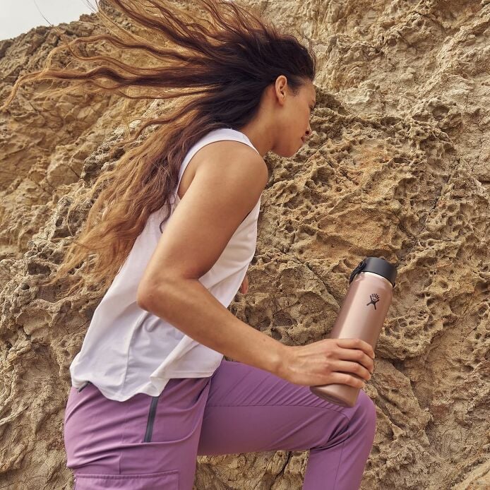 32-oz-lightweight-flex-straw-bottle-v2 hf_s26_lightweight_mcinnis_6946_1_3.jpg