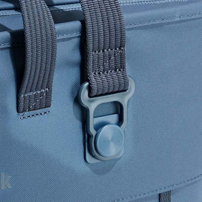 carryouttm-soft-cooler-tote-10-l-f5 250815_hydro_cooler_details_14838_6_3.jpg