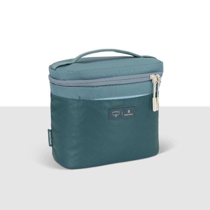 osprey-axis-x-hydro-flask-campus-essentials-bundle-e1 axisxhydroflask_s26_detail1_cascadeblue_10007249_1.jpg