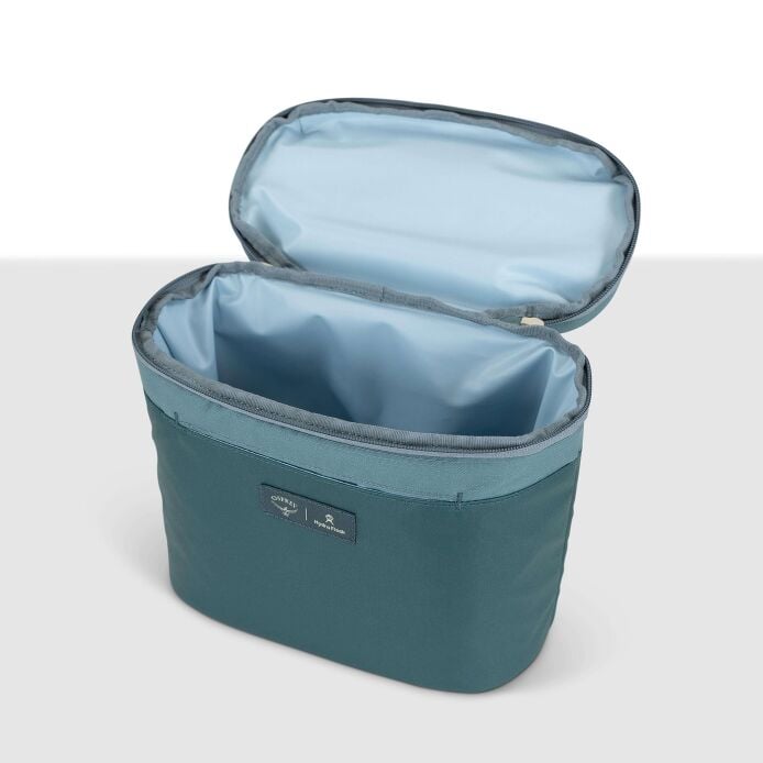 osprey-axis-x-hydro-flask-campus-essentials-bundle-e1 axisxhydroflask_s26_detail2_cascadeblue_10007249_1.jpg
