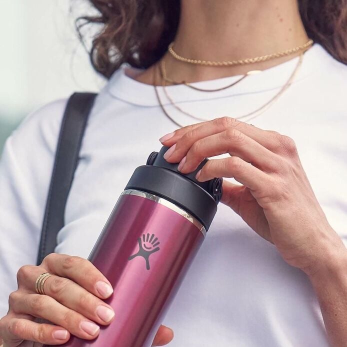24-oz-lightweight-chug-cap-bottle-m4 hf_s26_lightweight_mcinnis_5123_1_1.jpg